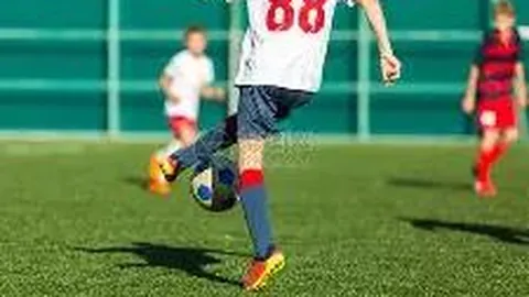 霍启刚姚明齐聚九三仪式，体育明星激动同框，雷军凌晨三点排长龙