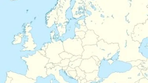 《揭秘激情玫瑰之战：查尔顿夫妇利兹联主场意外遭遇热茶泼洒风波》