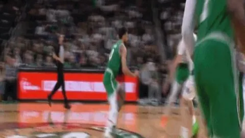 杨如意荣获自由式滑雪世界杯青年组首金